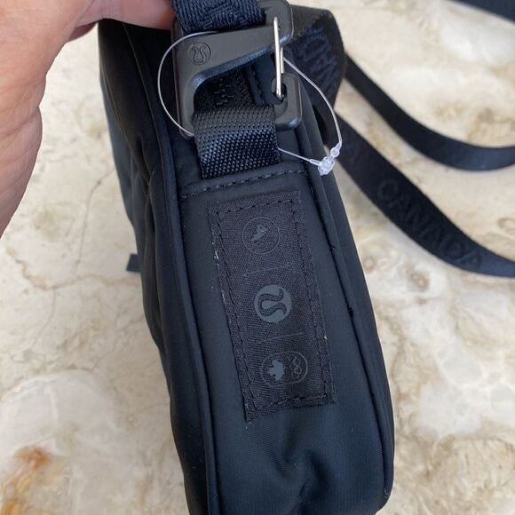 NWOT Lululemon Team Canada Future Legacy Crossbody Bag - Picture 3 of 11